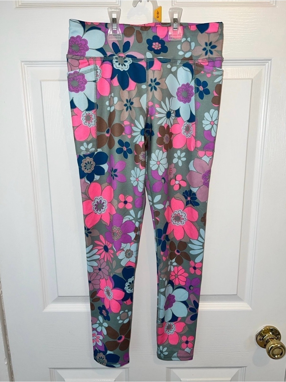 Girl’s 10/12 Retro Floral Athletic Leggings